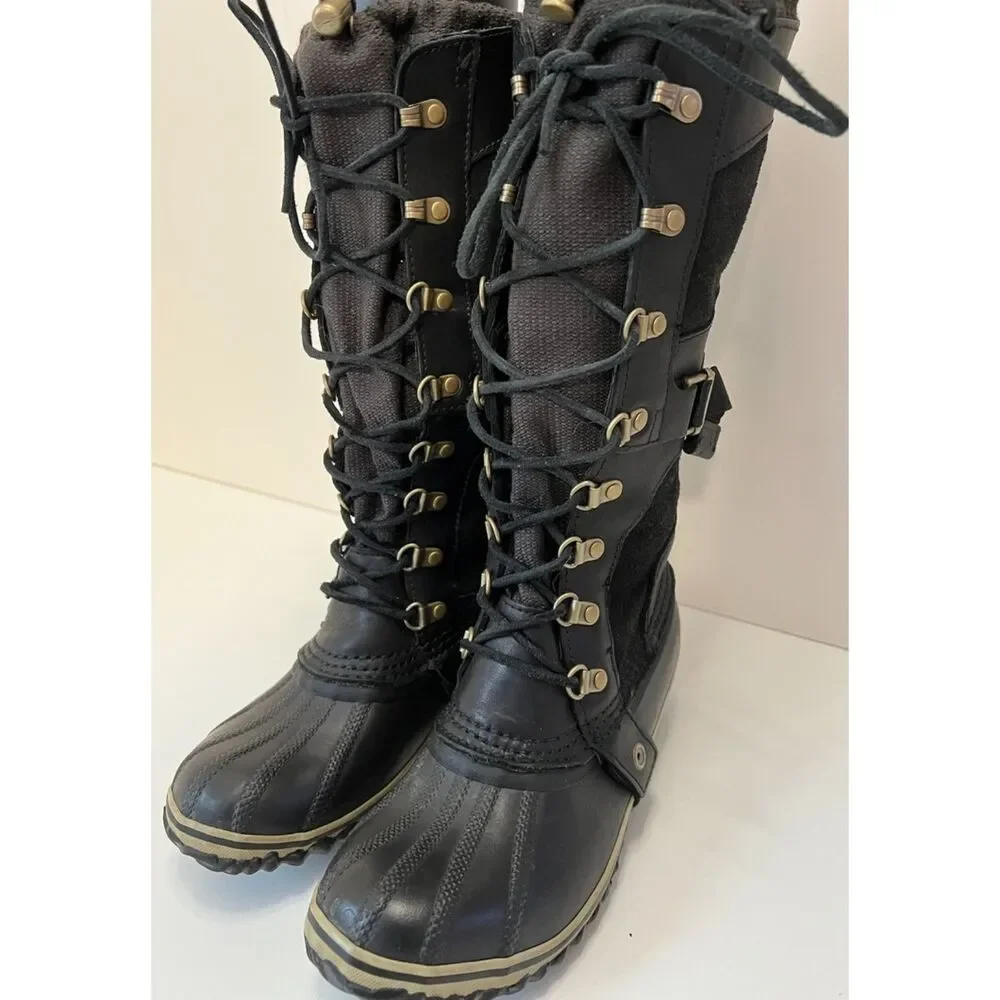 Vintage Sorel Conquest Carly lace up boots. Size 6 (W)